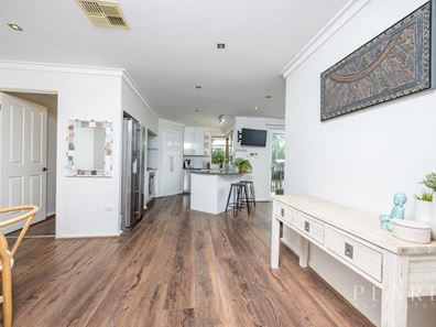 5 Pearsall Gardens, Mullaloo WA 6027