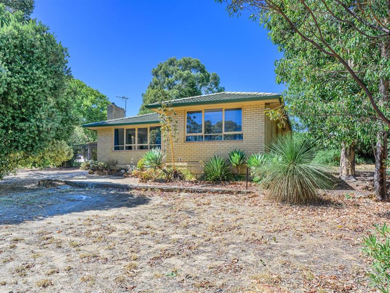 14 Nichol Street, Mundaring WA 6073