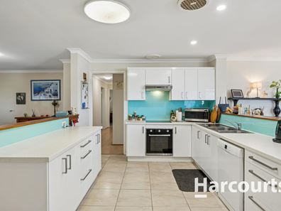 11 Gumblossom Way, Quinns Rocks WA 6030