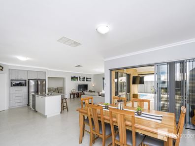 41 Monroe  Cross, Aveley WA 6069