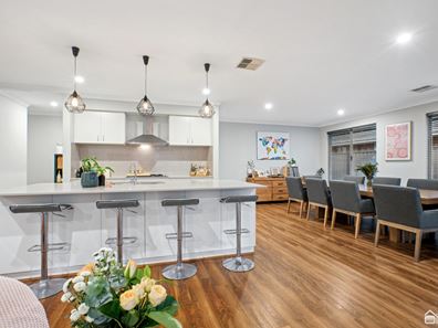 18 Peavey Road, Whitby WA 6123