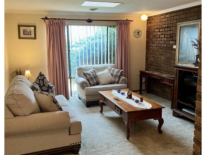 18 Felicia Place, Camillo WA 6111