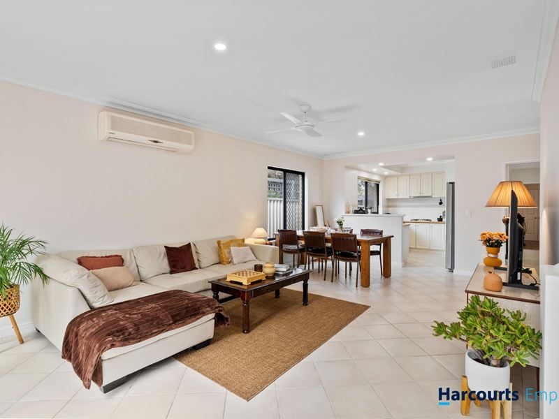 2/220A Royal Street, Yokine WA 6060