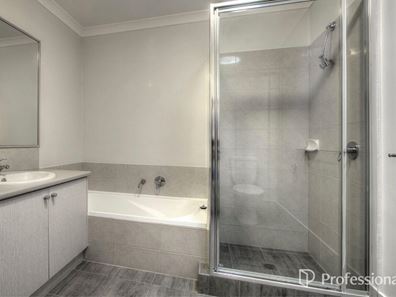 19 Lazuli Rise, Wellard WA 6170