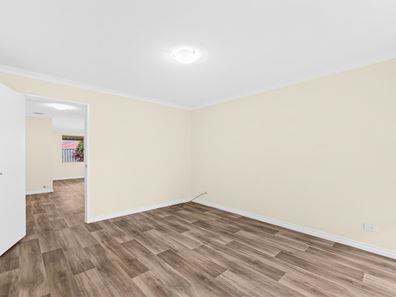 15 Luderick Grove, Warnbro WA 6169