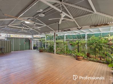 42A Media Crescent, Banksia Grove WA 6031