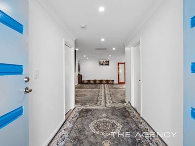12 Yale Place, Marangaroo WA 6064