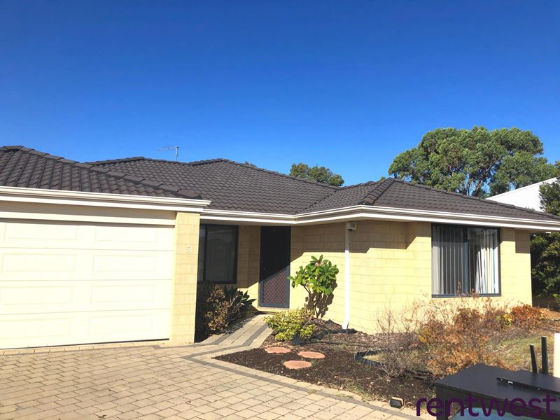 5 Addingham Boulevard, Madora Bay
