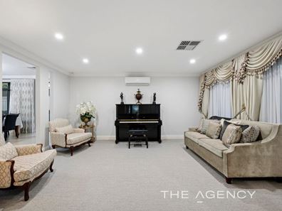 18 Kalari Drive, Wattle Grove WA 6107