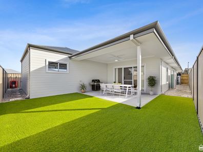 4 Knot Way, Whitby WA 6123