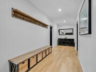 6 Paris Gardens, Hocking WA 6065