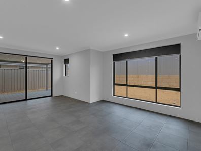 31 Sunglow Street, Karnup WA 6176