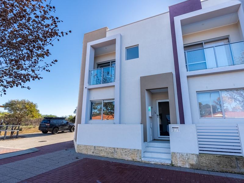 1/21 McNicholl Street, Rockingham WA 6168