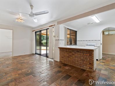 2 Greener Way, Kelmscott WA 6111