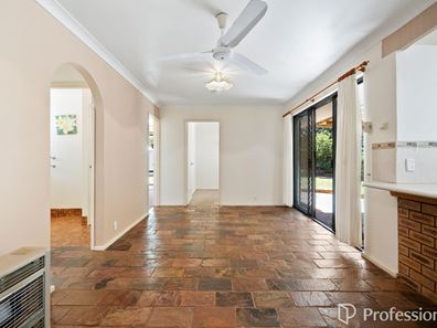 2 Greener Way, Kelmscott WA 6111