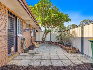 2/8 Toorak Road, Armadale WA 6112