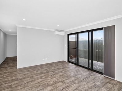 25B Peregrine Way, Eglinton WA 6034