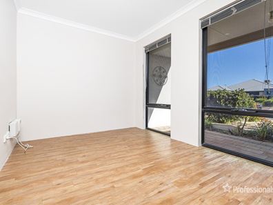 5 Fleetwing Street, Wandina WA 6530