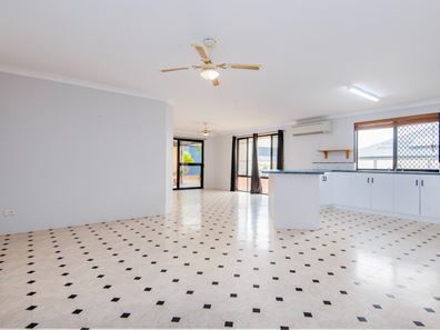 16 Mitchell heights, Dongara WA 6525