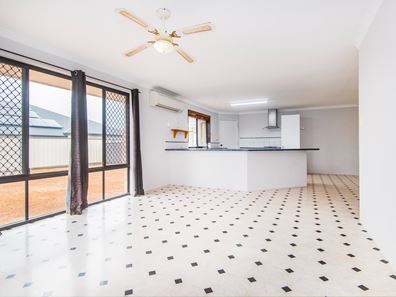 16 Mitchell heights, Dongara WA 6525
