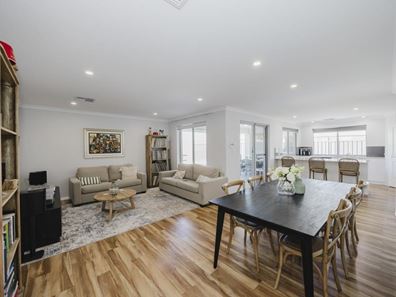 4 Birdie Grove, Yanchep WA 6035