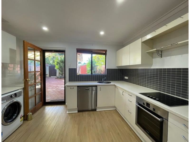 2/151 Gildercliffe Street, Scarborough WA 6019