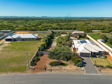 44A Eakins Crescent, Wandina WA 6530