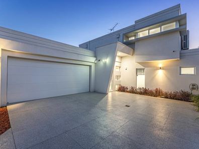 14B Genevieve Court, Halls Head WA 6210