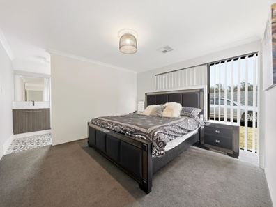 21 Cannes Way, Dayton WA 6055