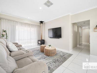 2 Grandis Road, Dayton WA 6055