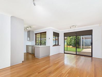 64 Broadhurst Crescent, Bateman WA 6150