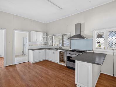 288 Robinson Avenue, Cloverdale WA 6105