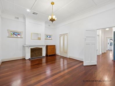 12 Dumbarton  Crescent, Menora WA 6050