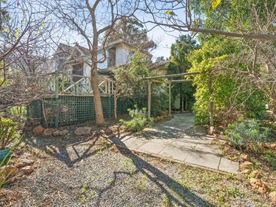 25 Walbeck Road, Kalamunda WA 6076