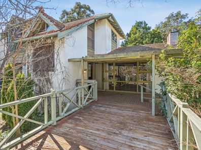 25 Walbeck Road, Kalamunda WA 6076