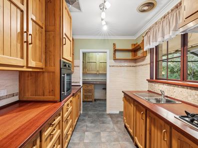 25 Walbeck Road, Kalamunda WA 6076