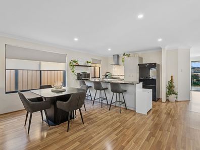 4 Hollywood Heights, Clarkson WA 6030