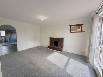 11 Redtingle Road, Camillo WA 6111