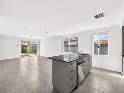 6 Swainsona Road, Henley Brook WA 6055
