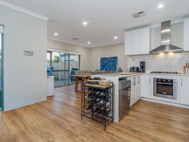 1/18 Melksham Way, Butler WA 6036