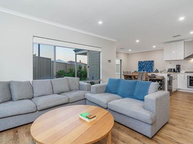 1/18 Melksham Way, Butler WA 6036