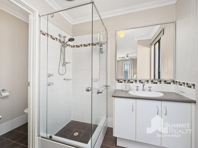 7 Driver Road, Dalyellup WA 6230