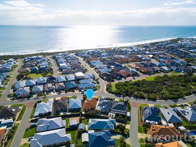 217 Peelwood Parade, Halls Head WA 6210