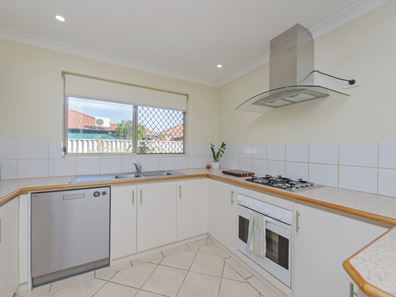 1/150 Leake Street, Belmont WA 6104