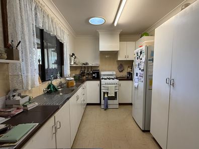 9 Peterwangey Place, Port Denison WA 6525