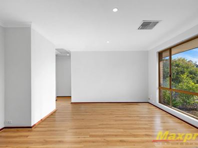 3/8 Neon Close, Parkwood WA 6147