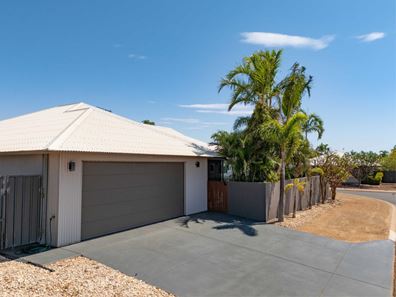 11 Ganbarr Street, Baynton WA 6714
