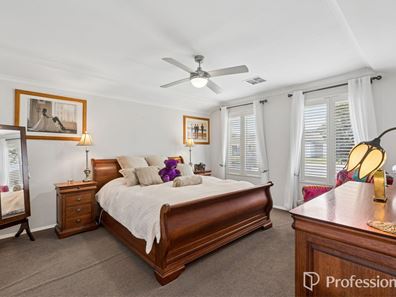 32 Evans Way, Byford WA 6122