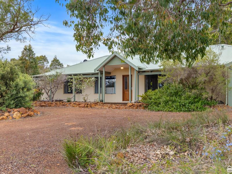 28 Aulini Drive, Bedfordale WA 6112
