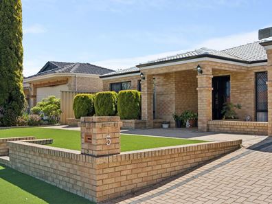 5 Burtonia Place, Canning Vale WA 6155